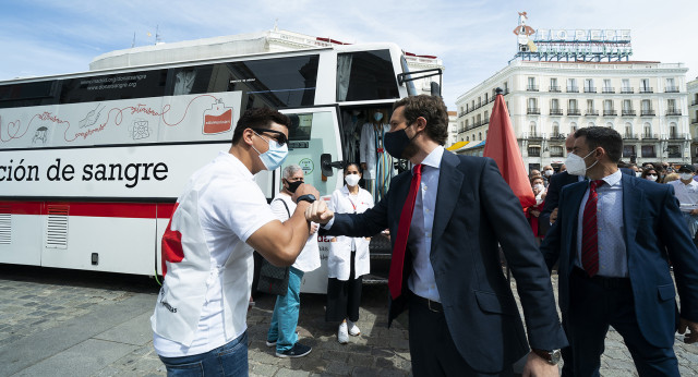 Pablo Casado asiste a la toma de posesión de Isabel Díaz Ayuso 