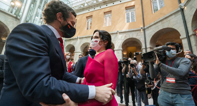 Pablo Casado asiste a la toma de posesión de Isabel Díaz Ayuso 