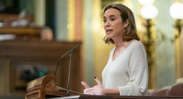 Cuca Gamarra interviene en el pleno del Congreso de los Diputados