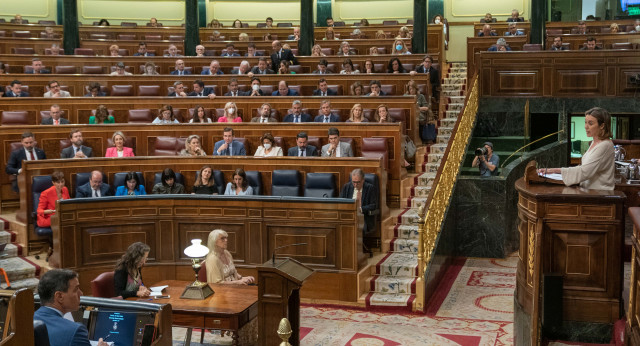 Cuca Gamarra interviene en el pleno del Congreso de los Diputados