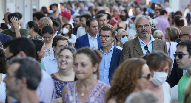 Alberto Núñez Feijóo visita la Feria del Libro de Madrid