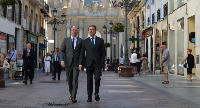 Alberto Núñez Feijóo visita el Ayuntamiento de  Zaragoza.