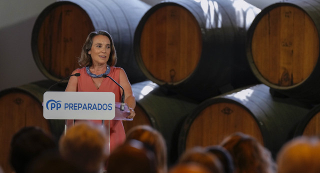 Cuca Gamarra y Elías Bendodo participan en un acto en Jerez