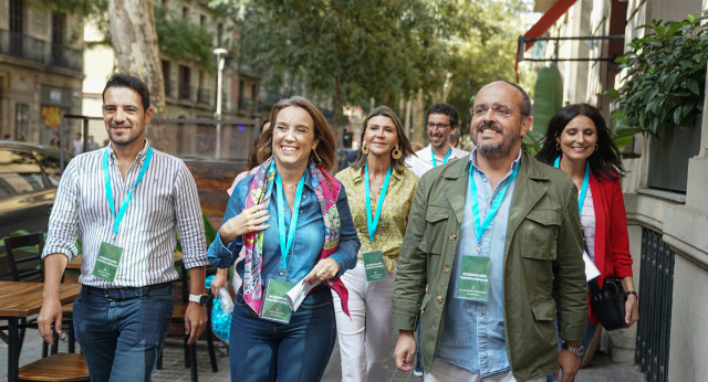 Cuca Gamarra acude a la manifestación en defensa del castellano en las aulas en Barcelona