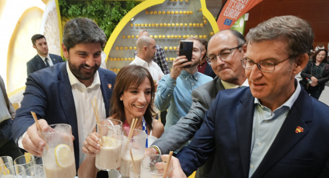 Alberto Núñez Feijóo visita la Feria Fruit Attraction 2023, en IFEMA