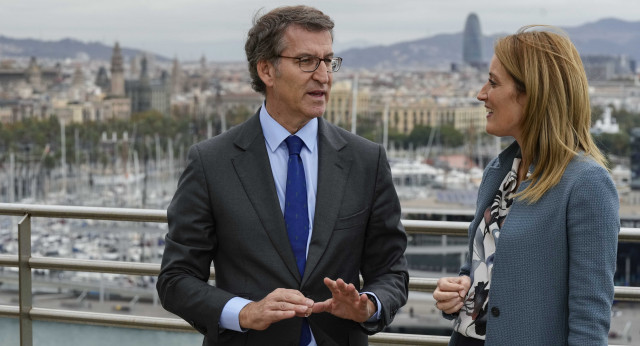  Encuentro de Alberto Núñez Feijóo con Roberta Metsola en Barcelona