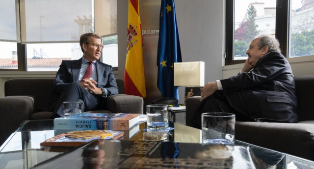 Alberto Nuñez Feijóo con los embajadores de Francia y Argentina, Jean-Michel Casa y Ricardo Alfonsín Barreneche