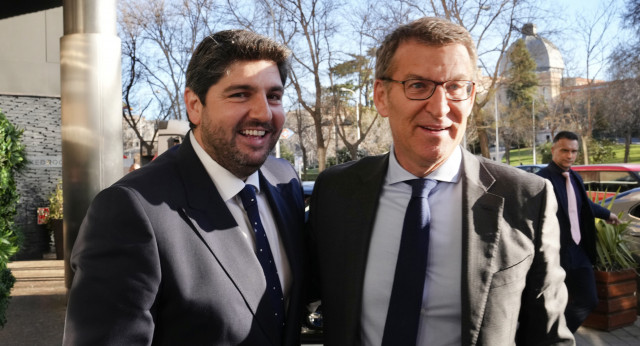 Alberto Núñez Feijóo y Fernando López Miras en el desayuno Informativo de Europa Press