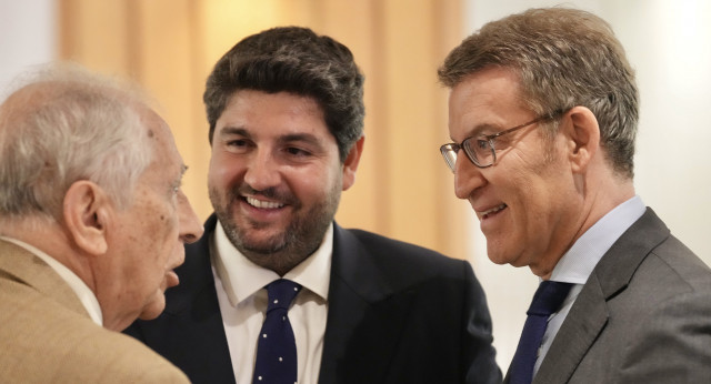 Alberto Núñez Feijóo y Fernando López Miras en el desayuno Informativo de Europa Press