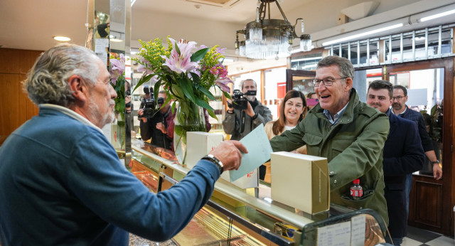 Alberto Núñez Feijóo visita Torrelavega