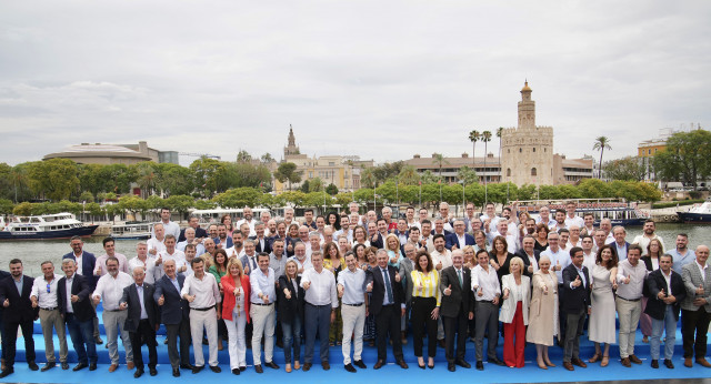 Feijóo en un acto del PP en Sevilla.