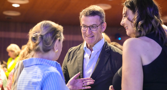 Alberto Núñez Feijóo con Amelia Valcárcel en un seminario organizado por Reformismo21
