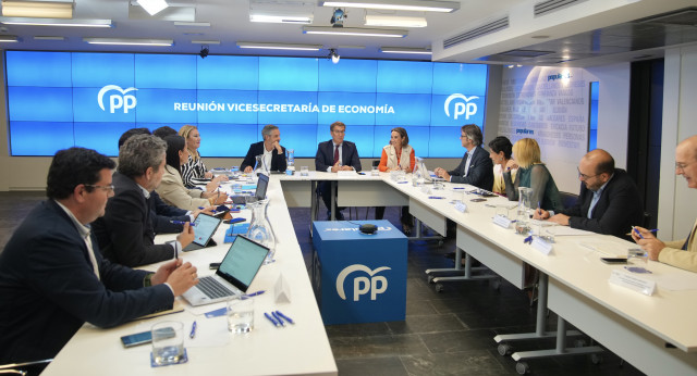 Reunión con los consejeros de Hacienda del PP