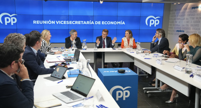 Reunión con los consejeros de Hacienda del PP