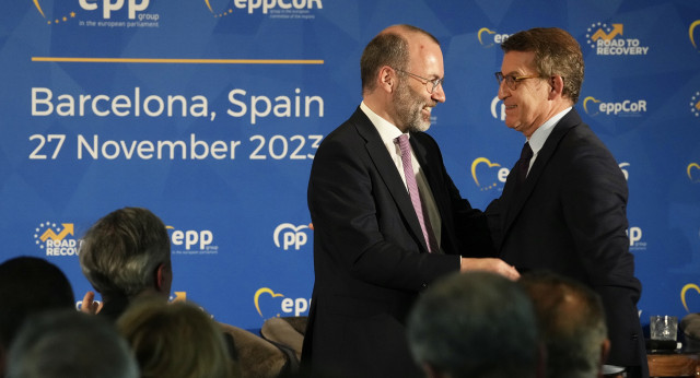 Alberto Núñez Feijóo y Manfred Weber en la conferencia Camino de la recuperación