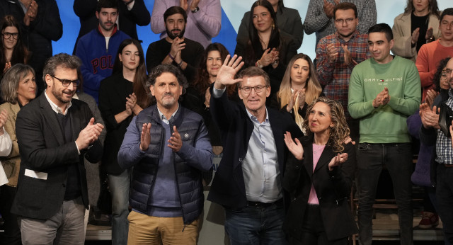 Alberto Núñez Feijóo en el mitin del PP en Ortigueira