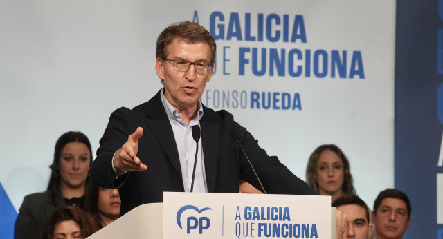 Alberto Núñez Feijóo en el mitin del PP en Ortigueira