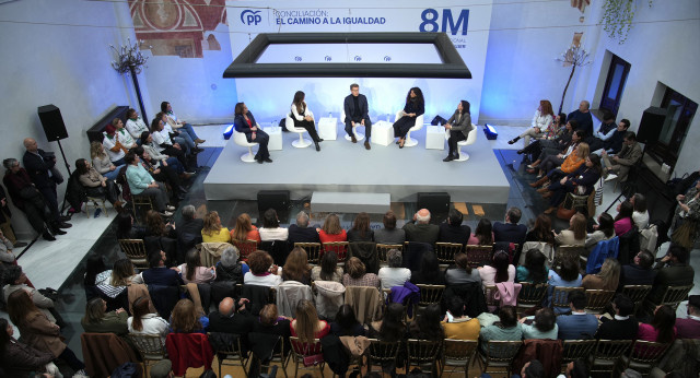 Feijóo en el acto del PP por el Día de la Mujer en Córdoba