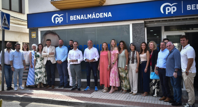 Elías Bendodo, en su reunión con diputados y senadores en Benalmádena