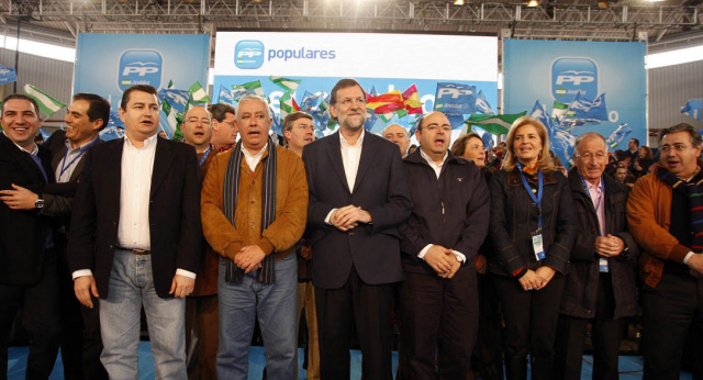 Foto de familia del acto del PP "Por el cambio"