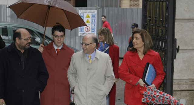 Cristobal Montoro, Álvaro Nadal y Fátima Báñez después de la reunión: "El diagnóstico correcto lo ha hecho el Partido Popular"