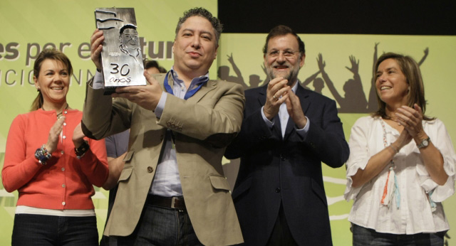 Premio al expresidente de NNGG, Tomás Burgos