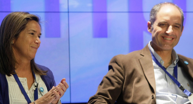 Ana Mato y Francisco Camps durante las mesas redondas de la Convención Regional del PPCV