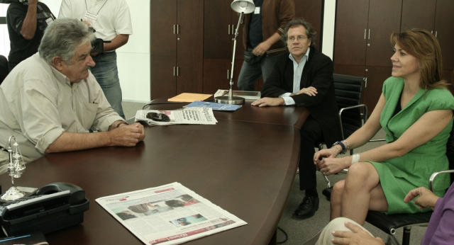 María Dolores Cospedal con el presidente de Uruguay, José Mujica