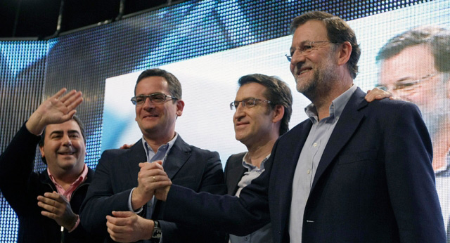 Mariano Rajoy, Antonio Basagoiti, y Manuel Feijóo en la clausura del acto aniversario de gobierno del PP de Galicia