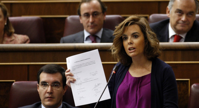 Soraya Sáenz de Santamaría durante su intervención en la sesión de control al Gobierno