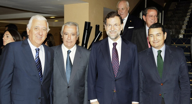 Mariano Rajoy junto a Javier Arenas y Antonio Sanz en el Foro Joly