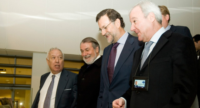 Mariano Rajoy y Jaime Mayor Oreja en Bruselas