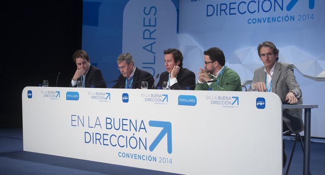 Mesa con Carlos Floriano en la Convención Nacional del PP 