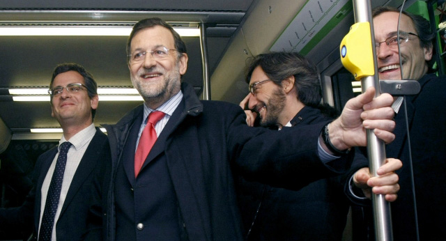 Mariano Rajoy en el metro de Bilbao