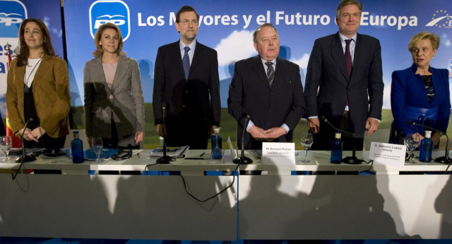 Mariano Rajoy y María Dolores de Cospedal en la Conferencia Europea de Mayores