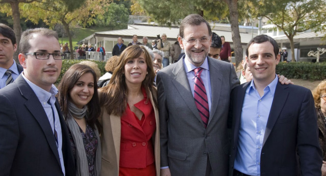 Mariano Rajoy y Alicia Sánchez-Camacho con blogueros