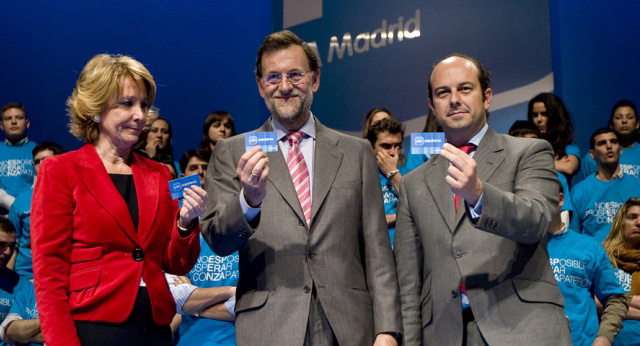 Mariano Rajoy junto a Esperanza Aguirre y el presidente del PP de Torrejón de Ardoz, Pedro Rollán