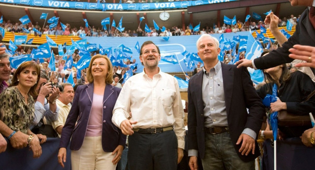 Mariano Rajoy y la presidenta del PP de Aragón, acompañan a Eloy Suárez, candidato a la alcaldía de Zaragoza