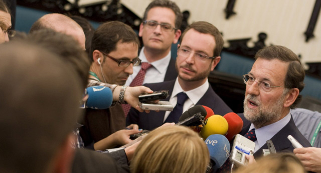 El presidente del Partido Popular, Mariano Rajoy hace declaraciones a los medios de comunicación