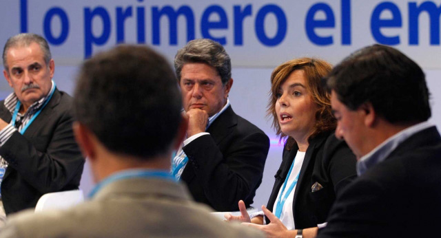 Soraya Sáenz de Santamaría interviene en la Mesa una democracia ejemplar