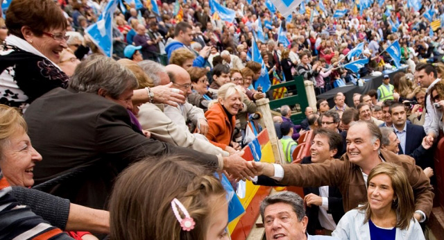 Santiago Cervera, González Pons, Ana Mato y Federico Trillo durante el mitin de Valencia