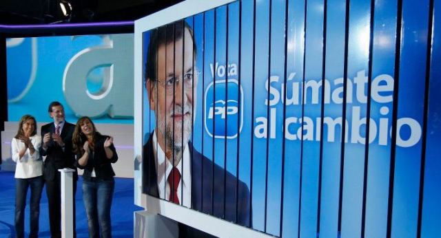 Rajoy clausura el acto de pegada de carteles en Castelldefels