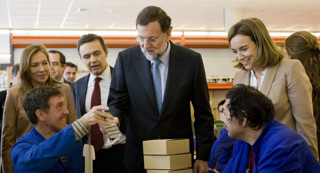 Mariano Rajoy y Elvira Fernández visitan un centro de discapacitados en Logroño