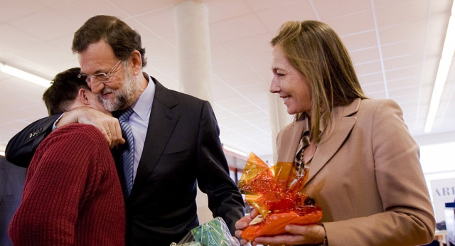 Mariano Rajoy y Elvira Fernández visitan un centro de discapacitados en Logroño