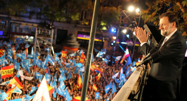 Mariano Rajoy en el balcón de Génova