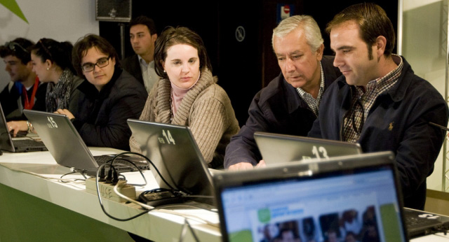 Javier Arenas visita las instalaciones de la Convención Autonómica del PP Andaluz