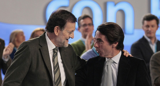 Mariano Rajoy con José María Aznar