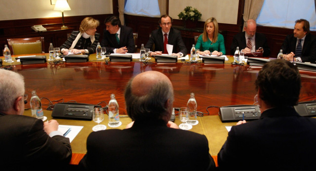 Reunión del Grupo Popular con representantes de CEOE y CEPYME