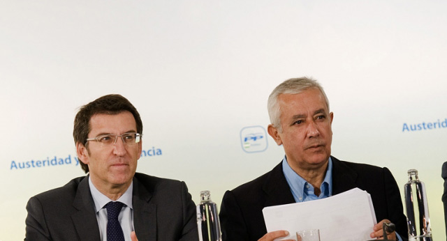 Alberto Núñez Feijóo y Javier Arenas en el Foro de Austeridad y Transparencia