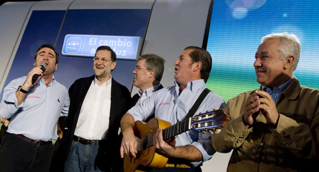 Mariano Rajoy y Javier Arenas en el acto de Andújar